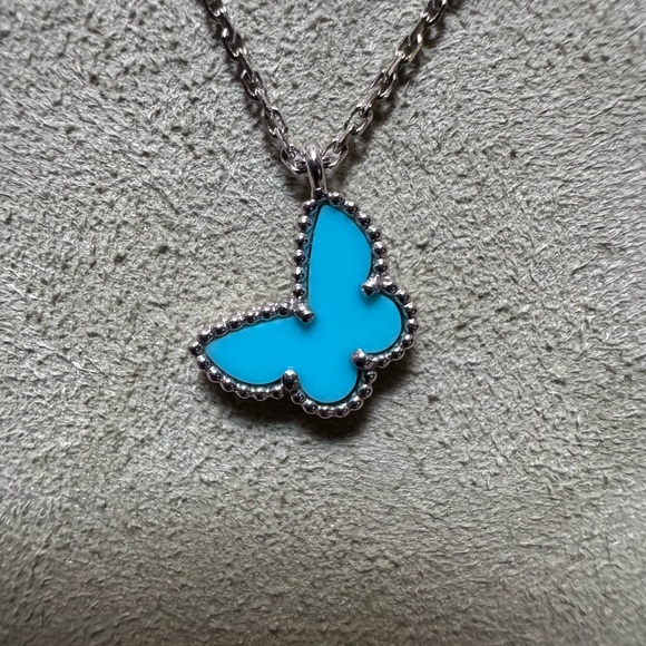 Van Cleef & Arpels 18k white gold Sweet Alhambra butterfly pendant necklace - Picture 7 of 9